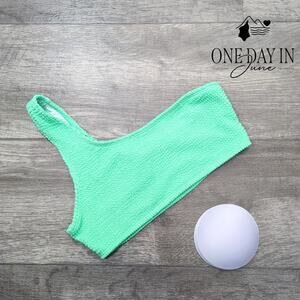 CharmLeaks Smocked One shoulder Bikini Top Size S